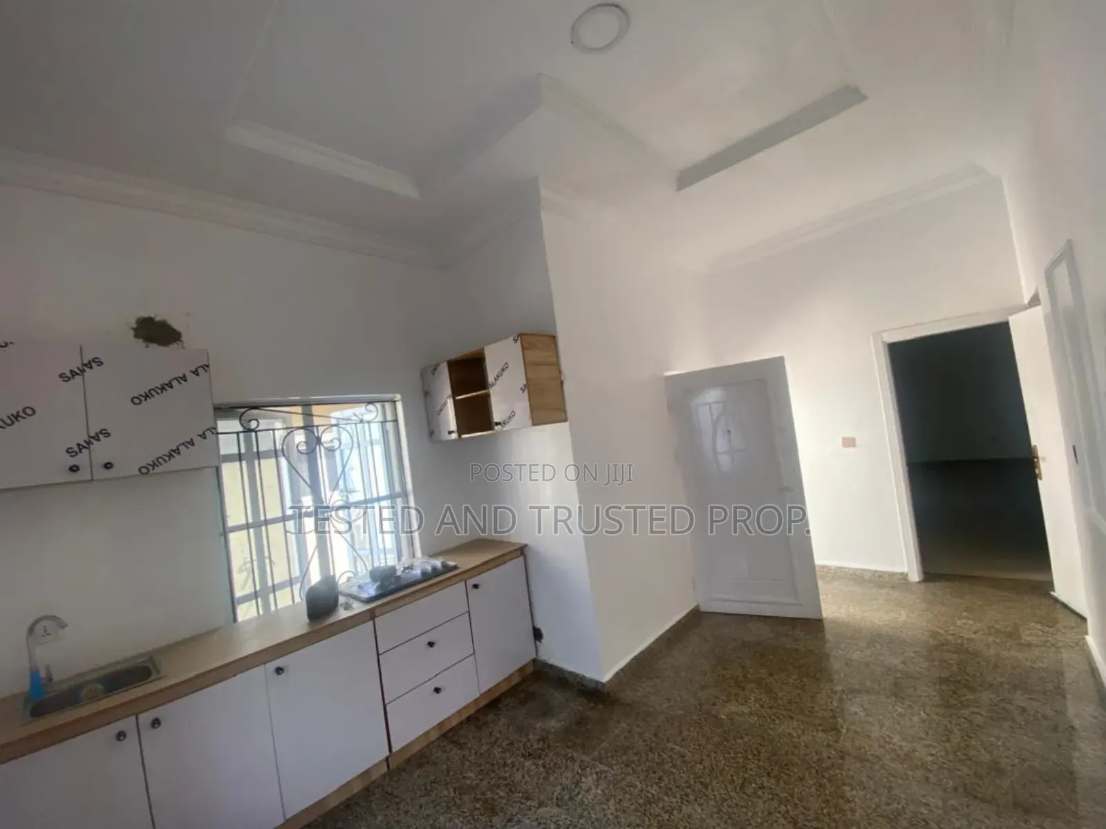 Studio Apartment in Orchid, Chevron for rent