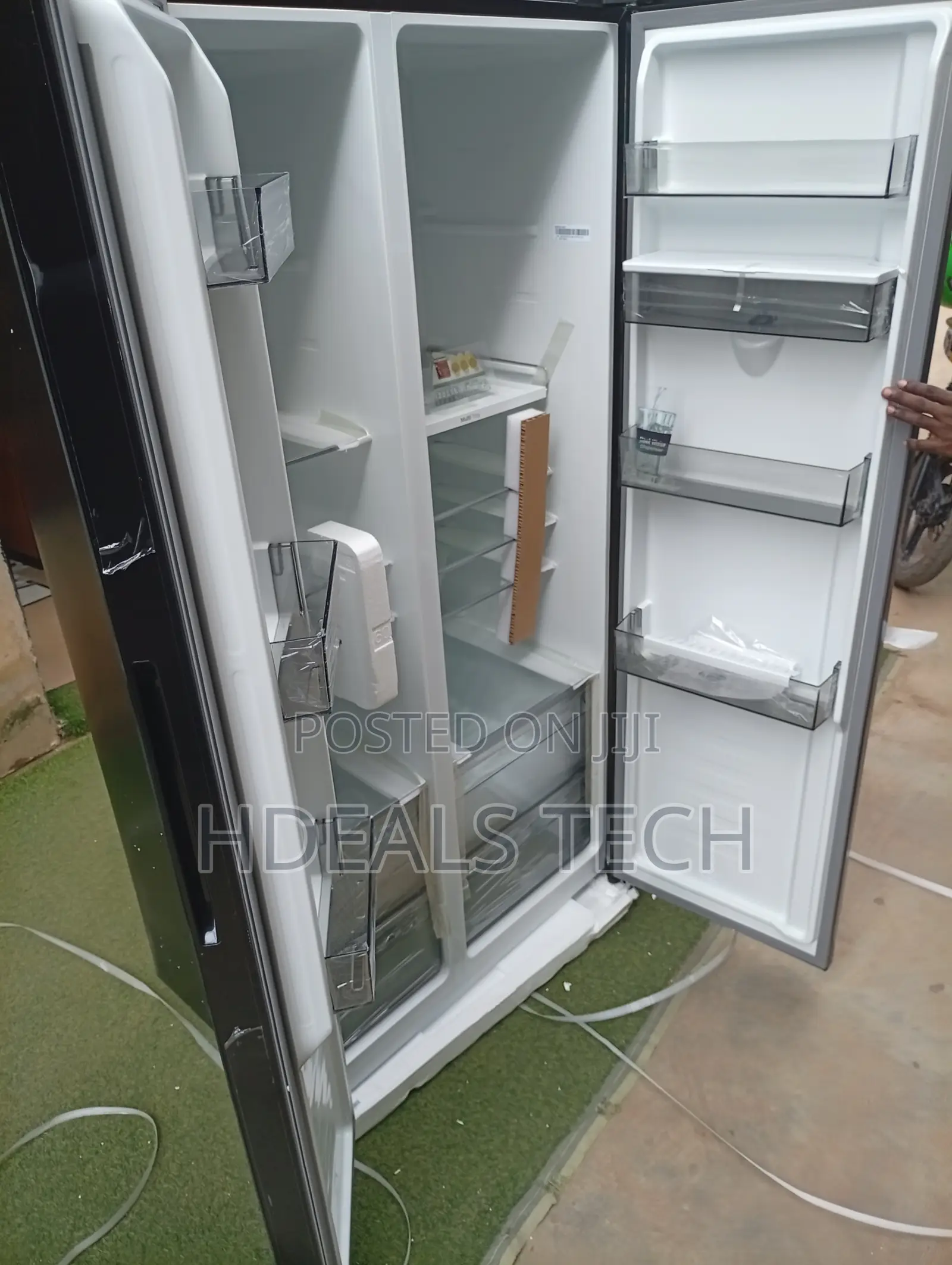 Hisense Side by Side Refrigerator – Very Clean Rc-71tbgl