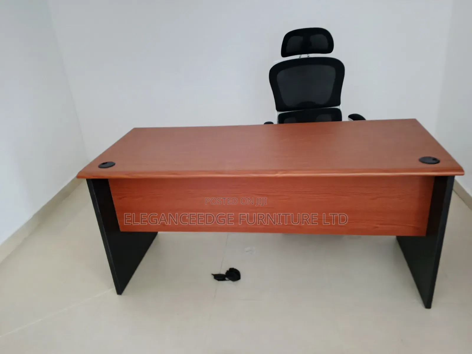 5ft Wooden Table With Side Drawer