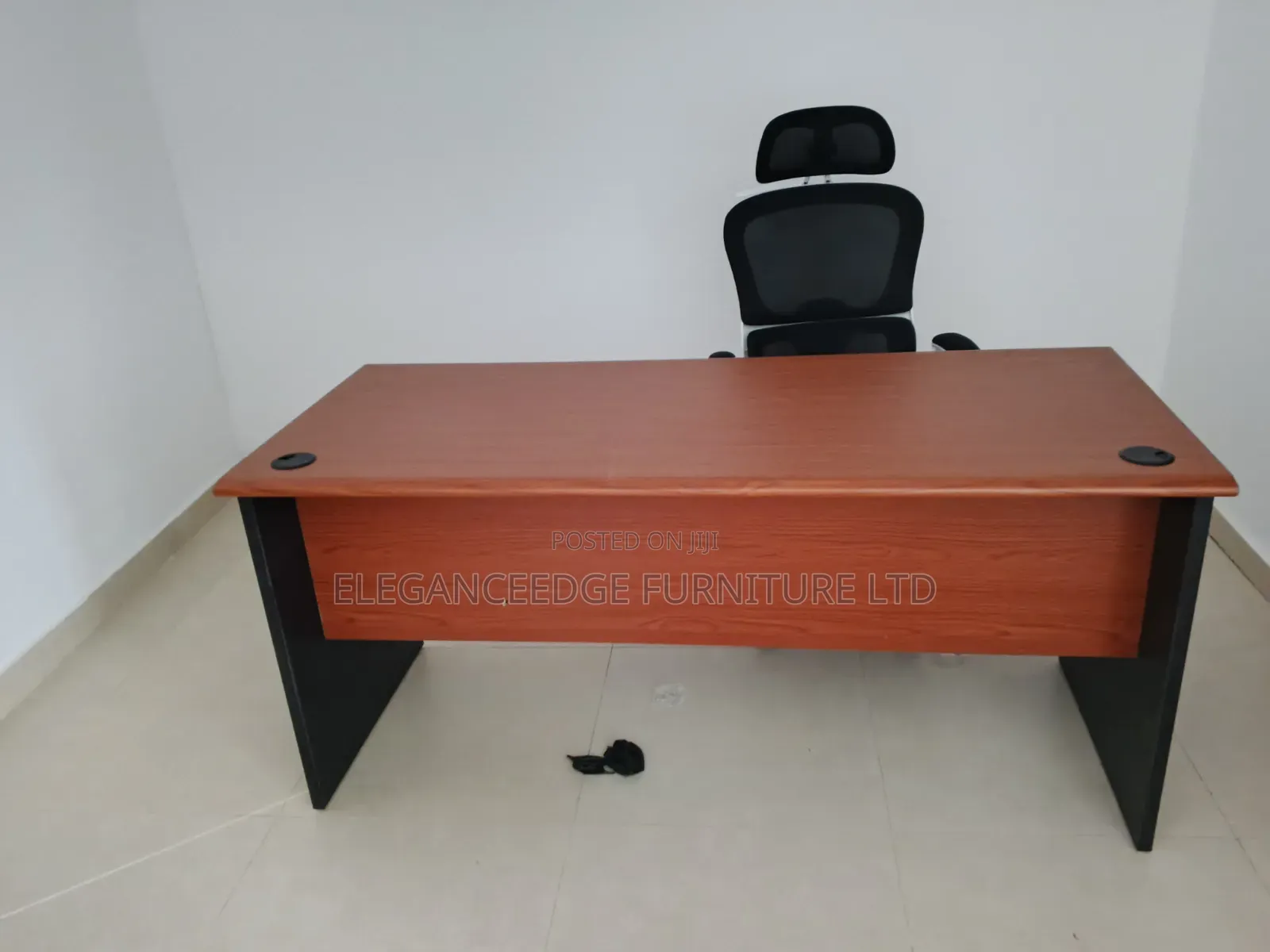 5ft Wooden Table With Side Drawer