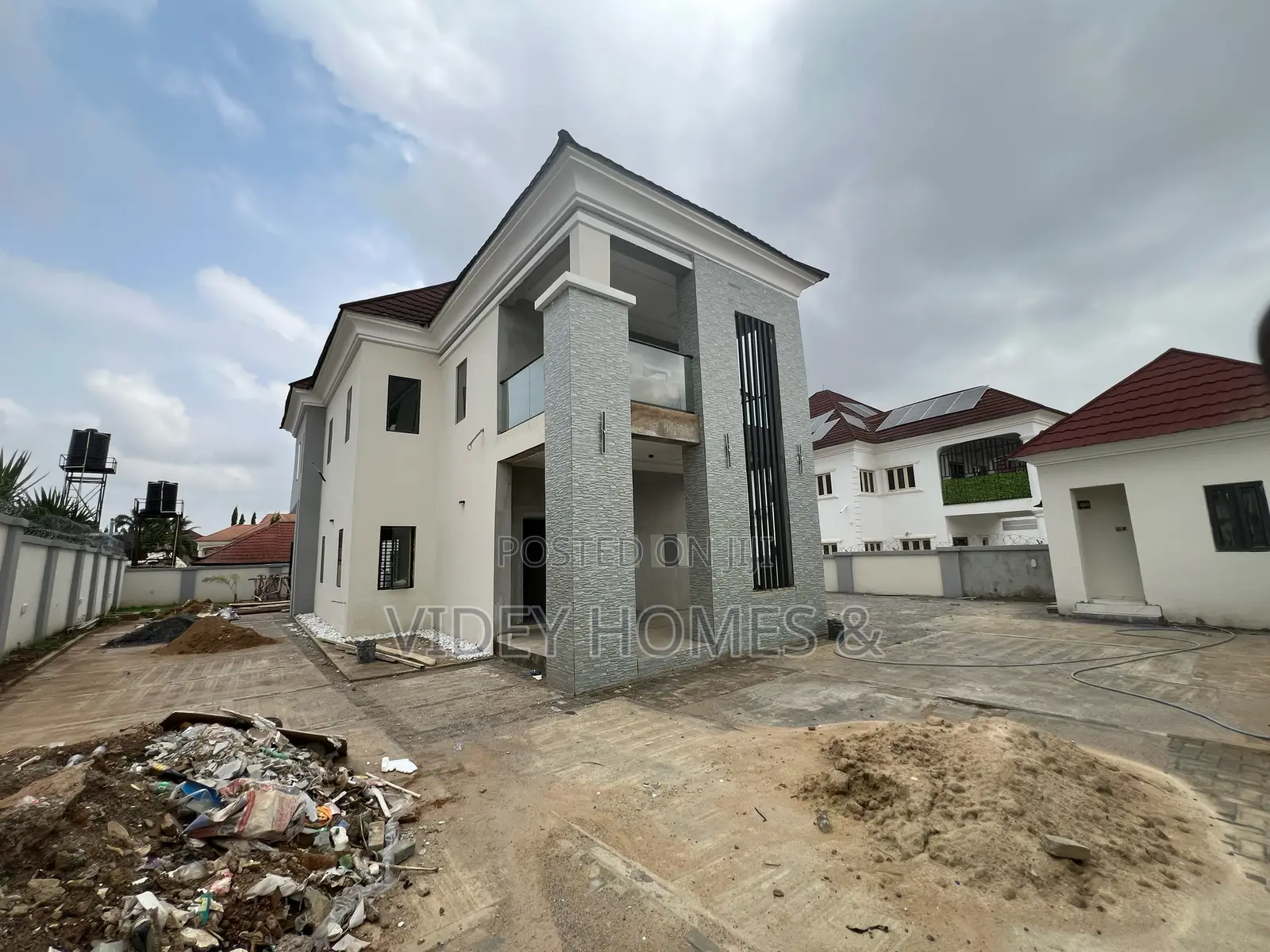 5bdrm Duplex in Basic Estate, Lokogoma for sale
