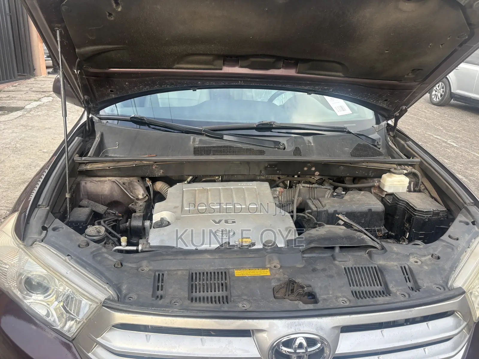 Toyota Highlander 3.5L 4WD 2013 Maroon