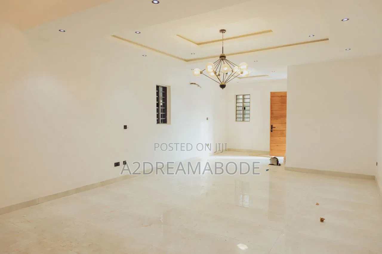 5bdrm Duplex in Magodo Phase 2 for sale