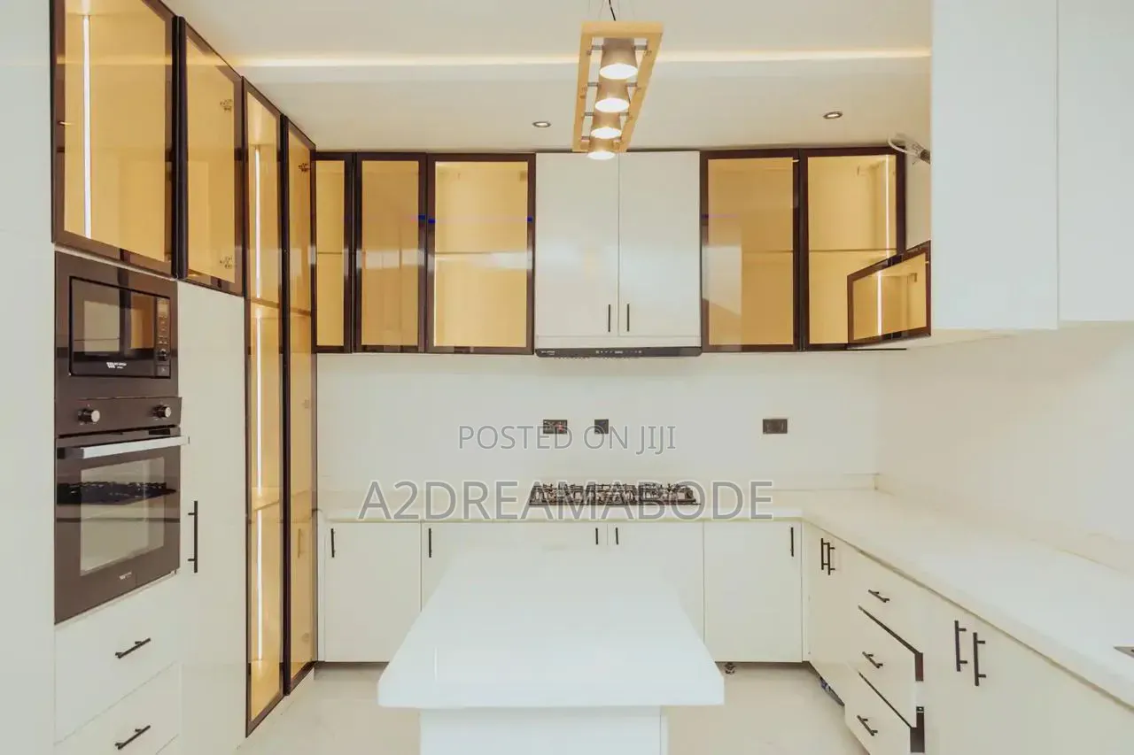 5bdrm Duplex in Magodo Phase 2 for sale