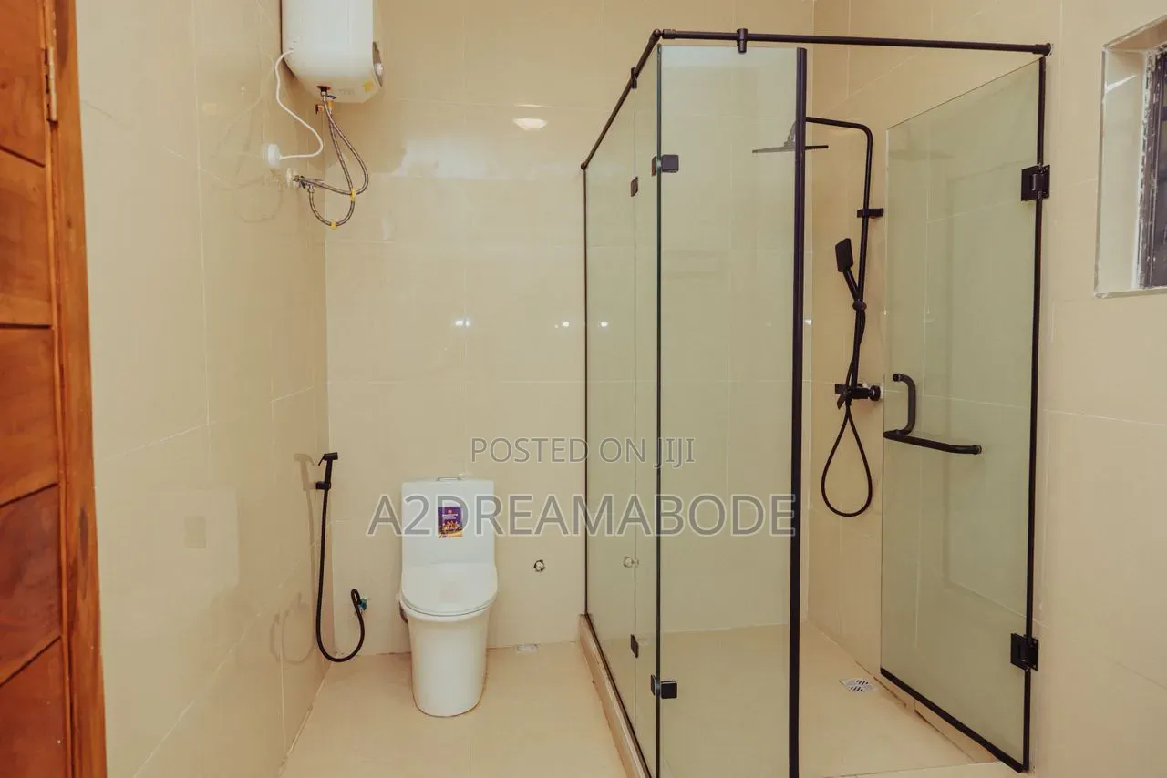 5bdrm Duplex in Magodo Phase 2 for sale