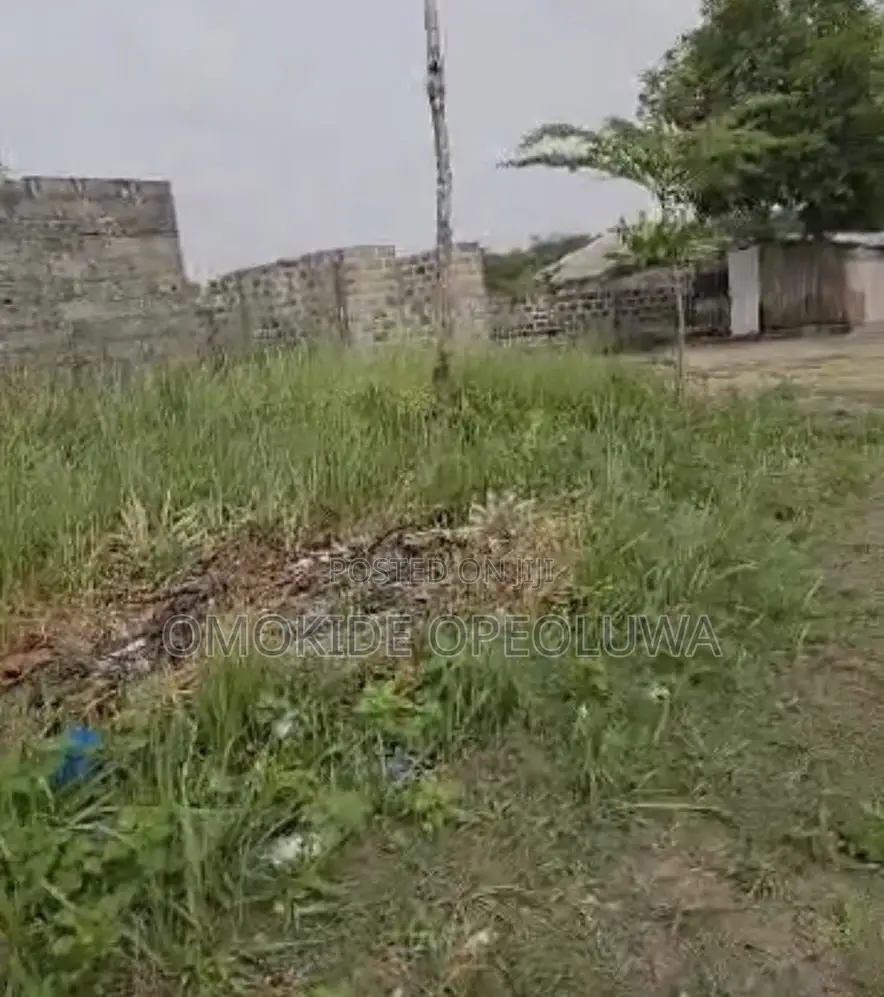 3bdrm Block of Flats in Aradagun for sale