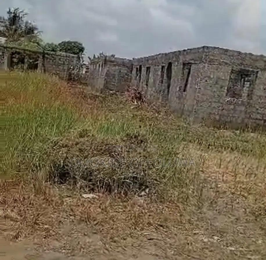 3bdrm Block of Flats in Aradagun for sale