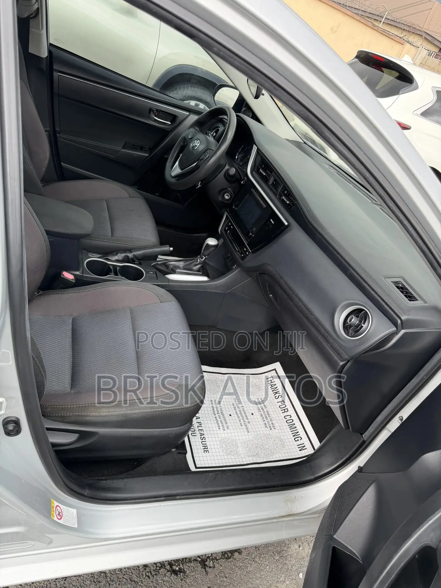 Toyota Corolla LE 4dr Sedan (1.8L 4cyl CVT) 2017 Silver