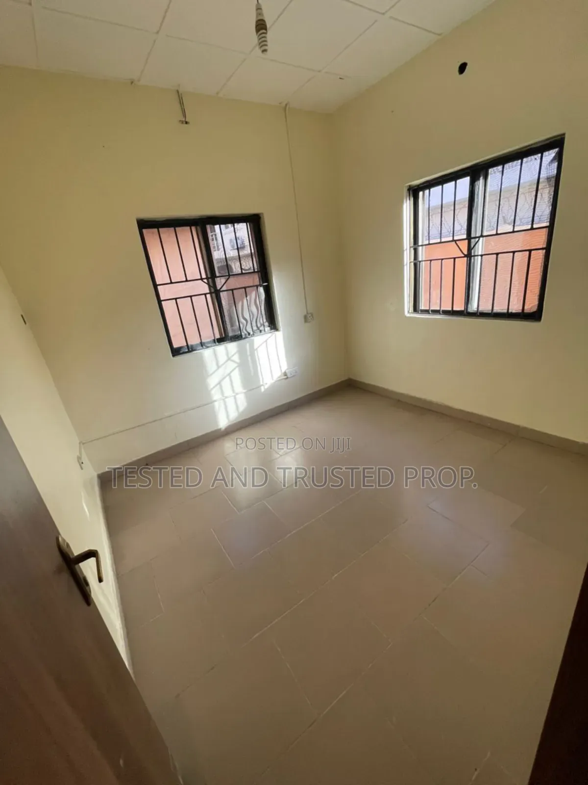 Mini Flat in Ikota Villa for rent