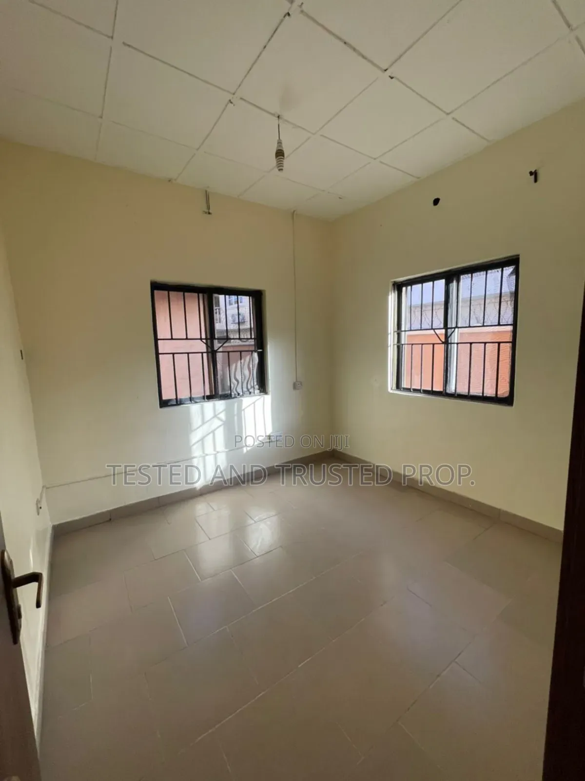 Mini Flat in Ikota Villa for rent
