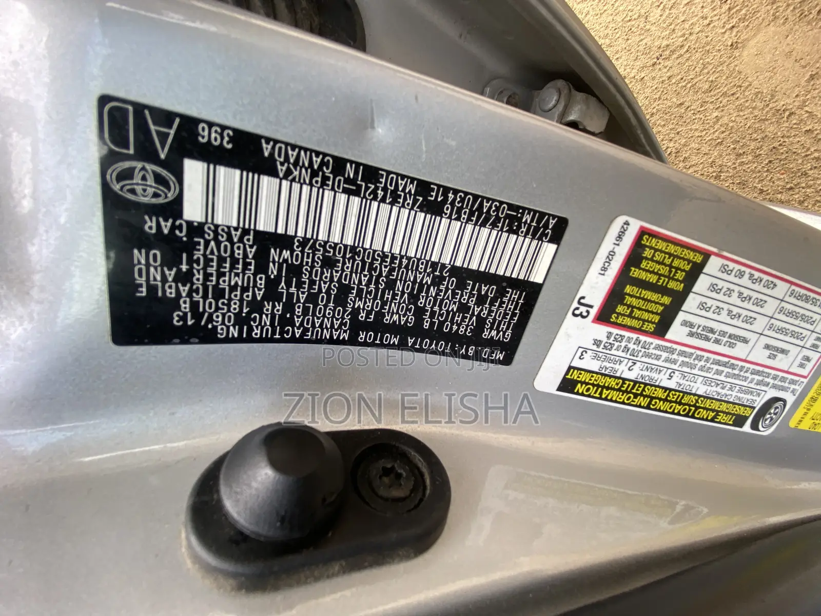 Toyota Corolla LE 4dr Sedan (1.8L 4cyl 4A) 2013 Gray