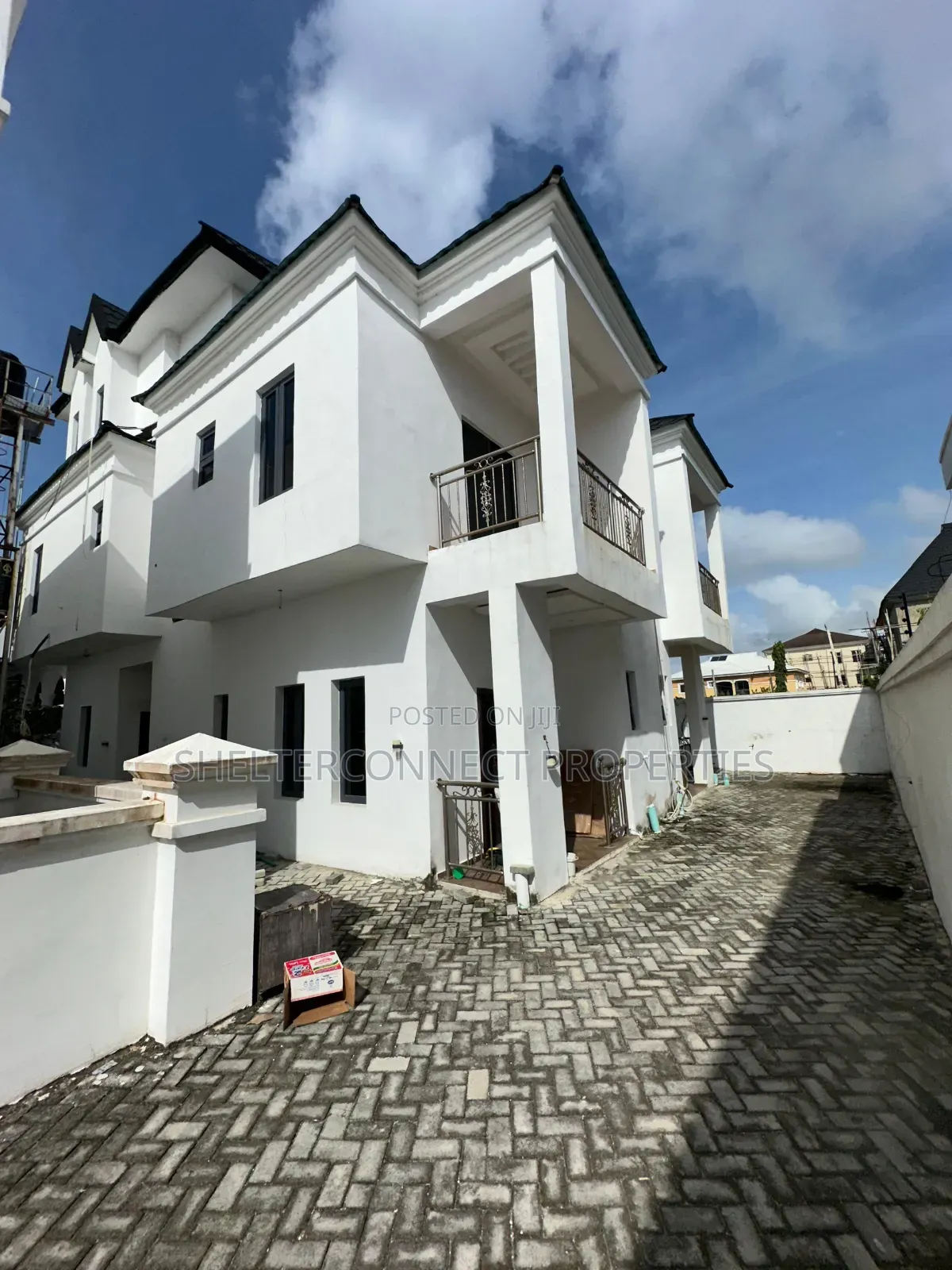 3bdrm Duplex in Lekki Expressway for sale