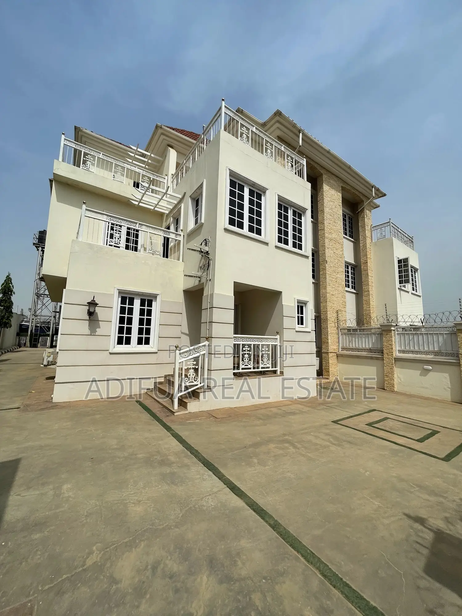 5bdrm Duplex in Wuye for sale