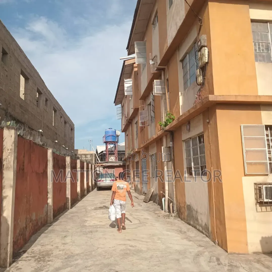 2bdrm Block of Flats in Solomade, Ikorodu Garage for sale