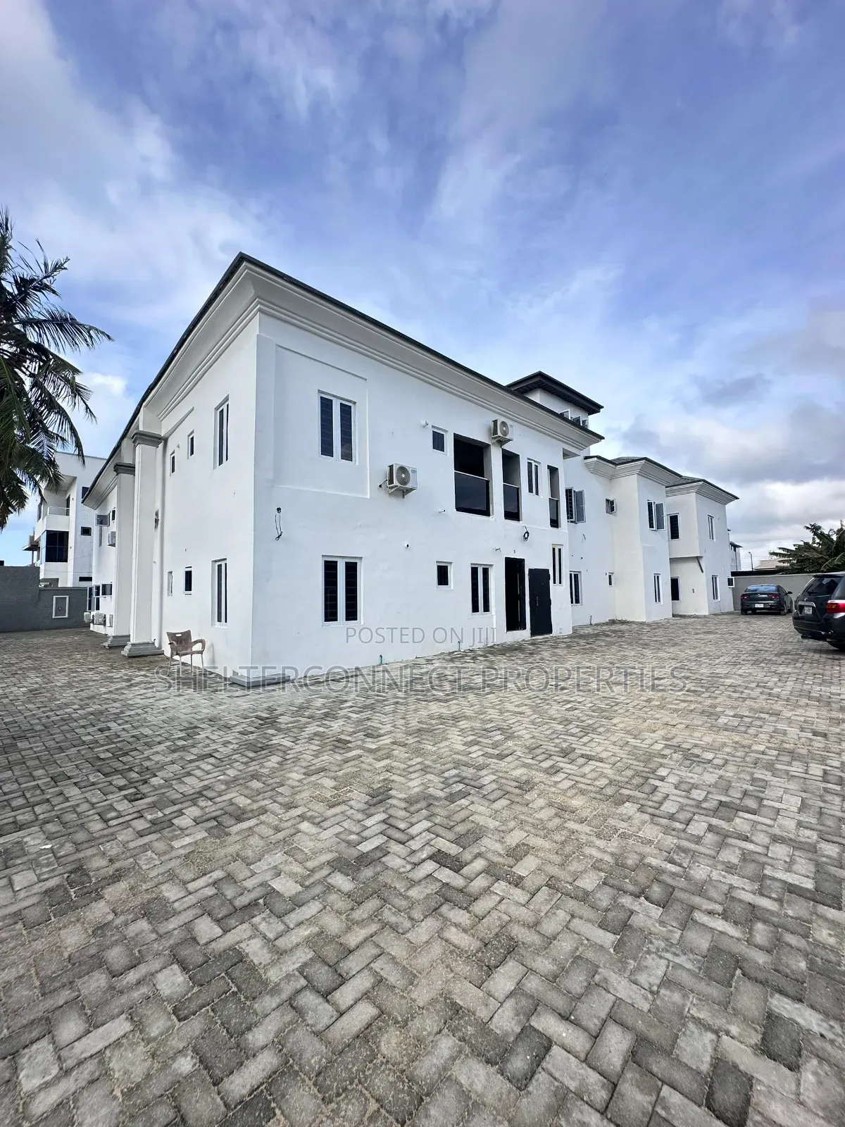 2bdrm Apartment in Lekki Expressway for sale