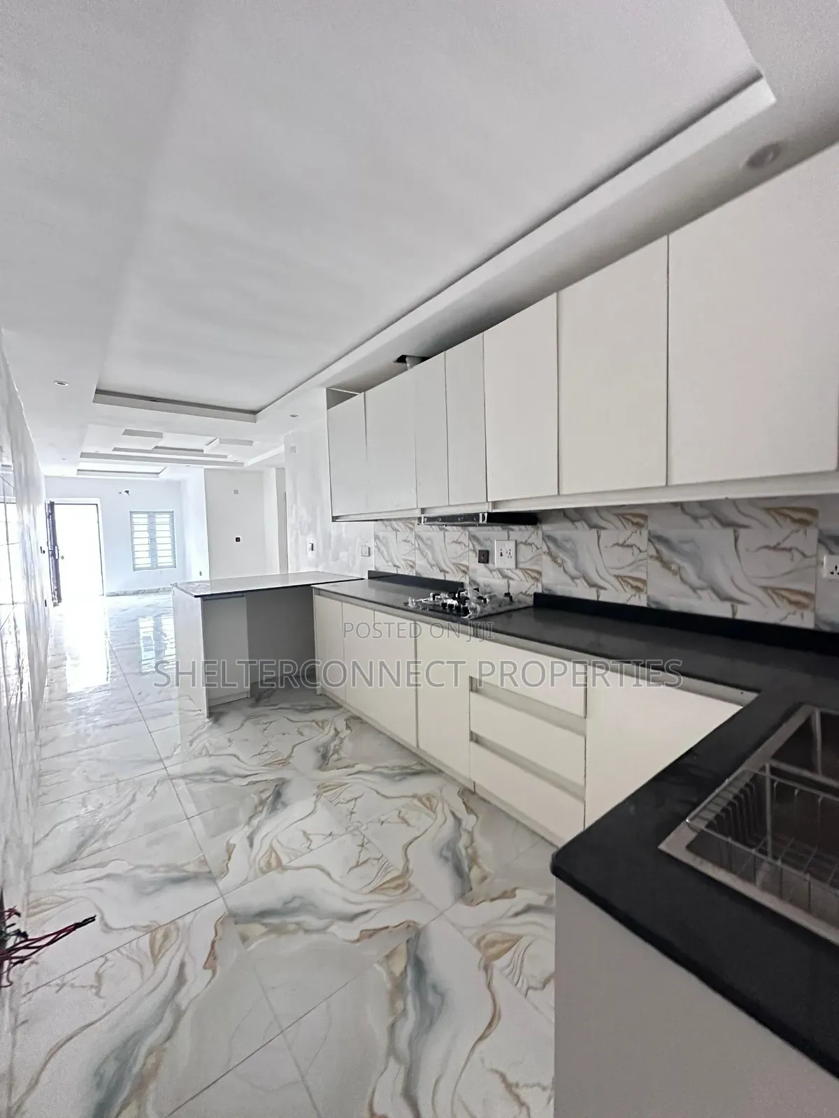 2bdrm Apartment in Lekki Expressway for sale