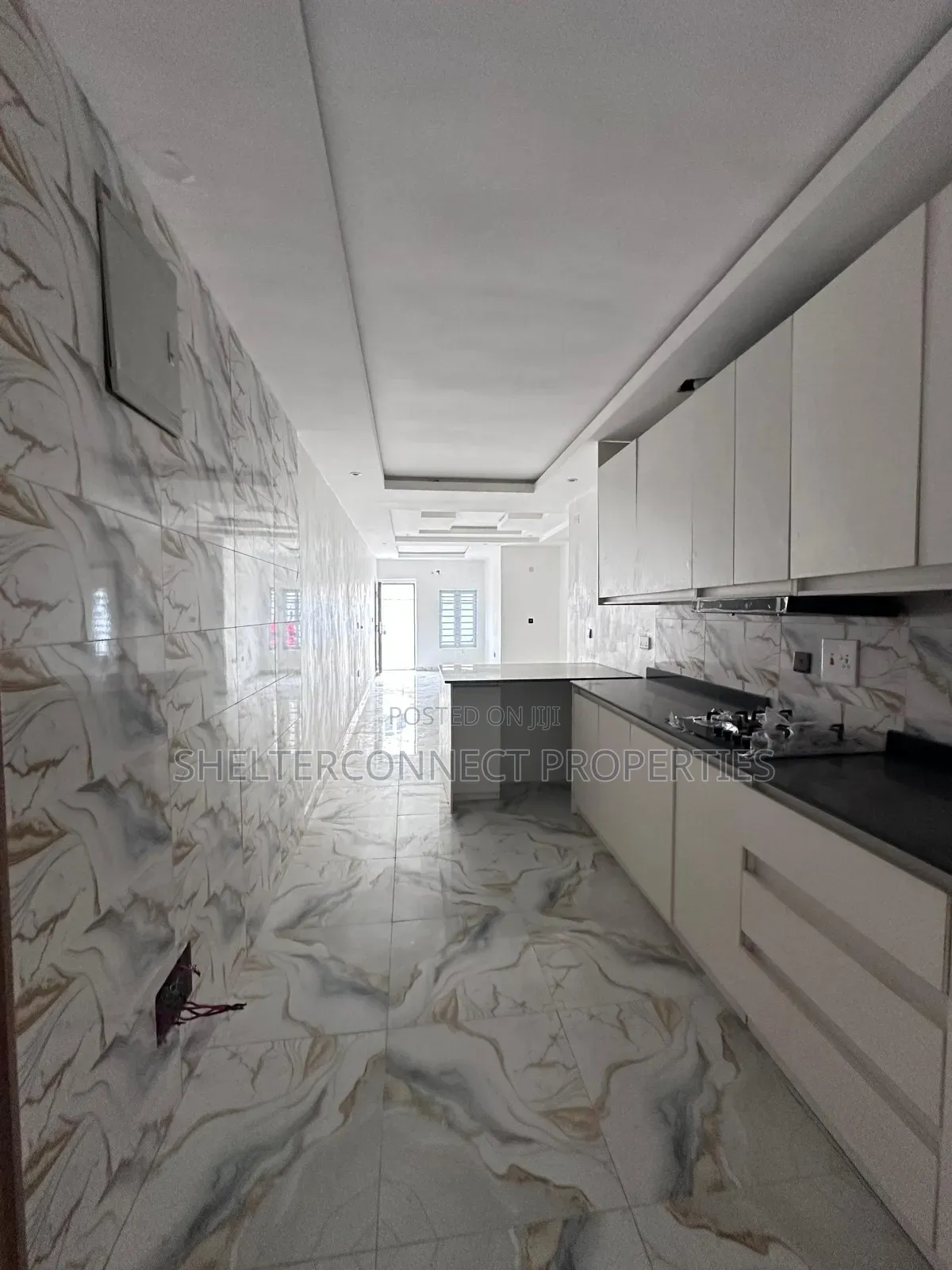 2bdrm Apartment in Lekki Expressway for sale