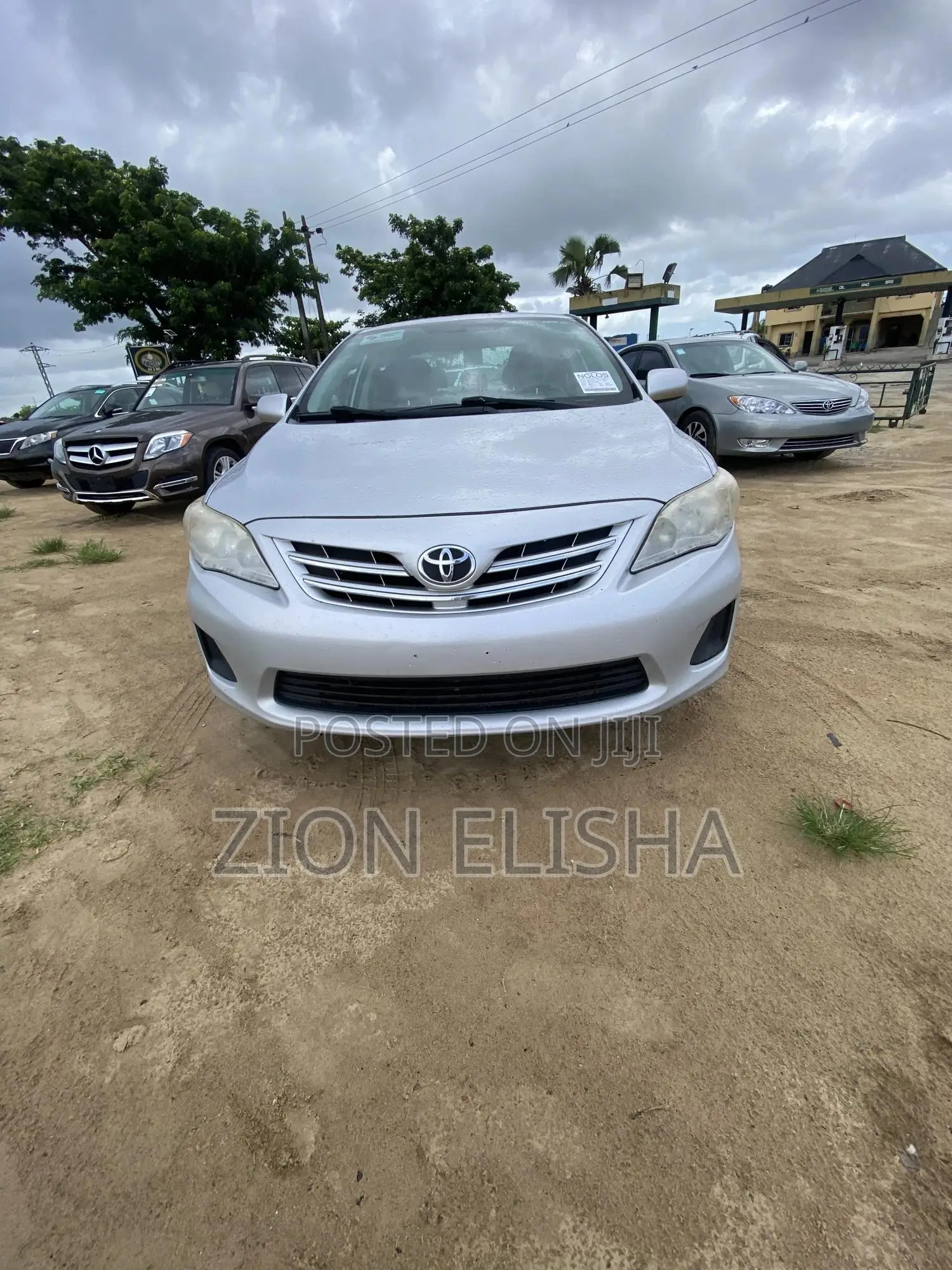 Toyota Corolla LE 4dr Sedan (1.8L 4cyl 4A) 2013 Gray