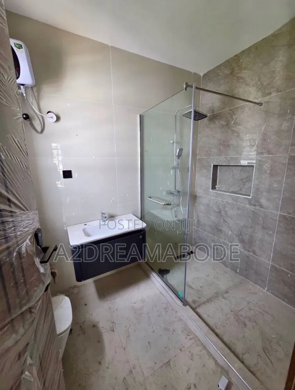 3bdrm Apartment in Ikeja for sale