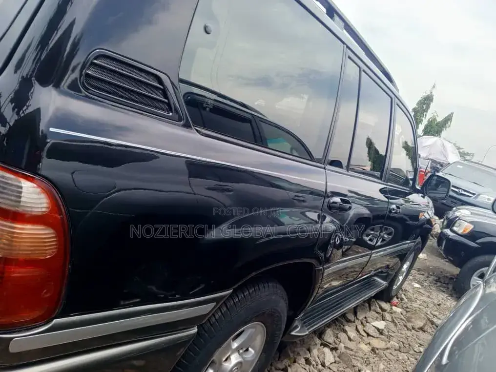 Toyota Land Cruiser 90 Automatic 2002 Black