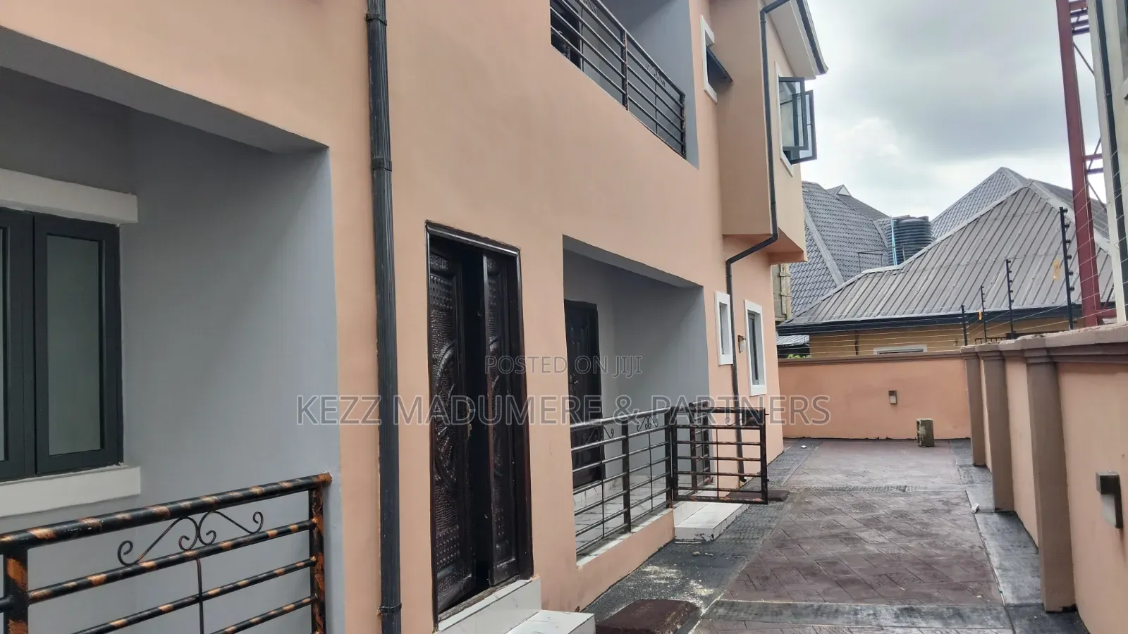 2bdrm Block of Flats in Eliozu Eneka Link for rent