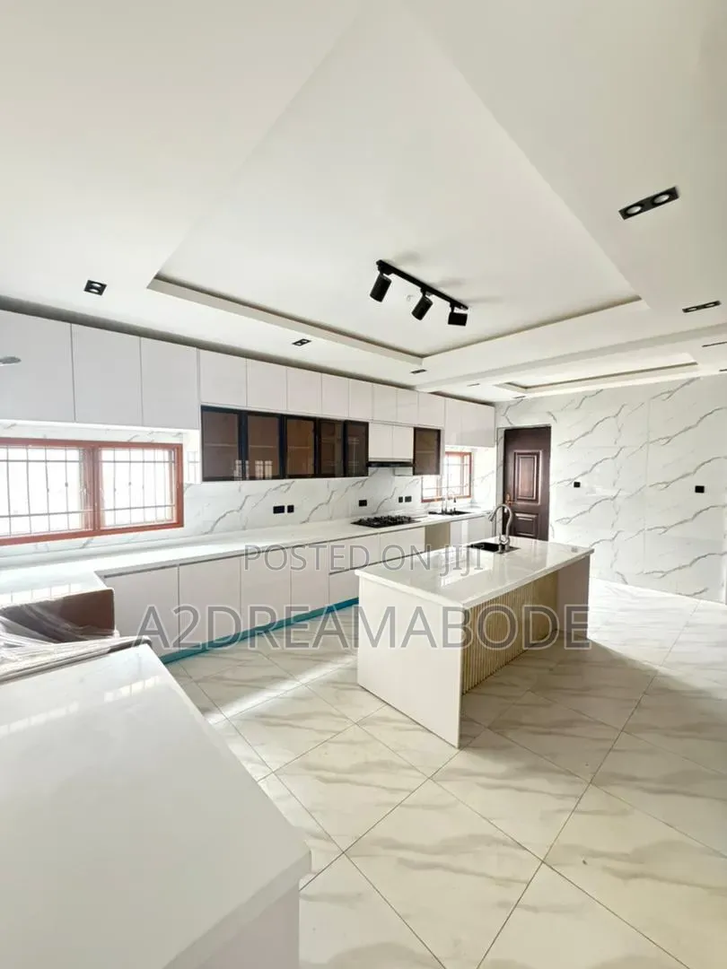 6bdrm Duplex in Ikeja Gra for sale