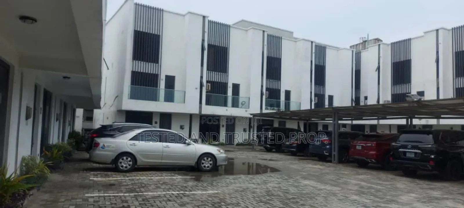 4bdrm Duplex in Illasan, Ikate for rent