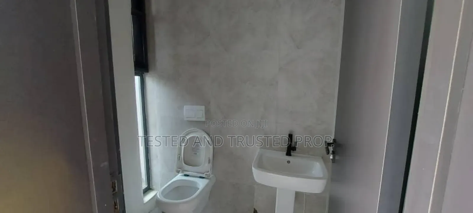 4bdrm Duplex in Illasan, Ikate for rent
