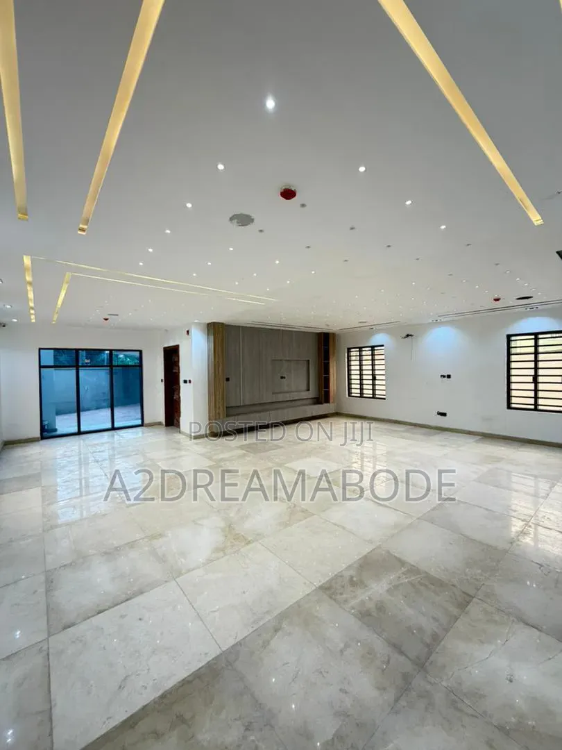 7bdrm Duplex in Ikeja Gra for sale