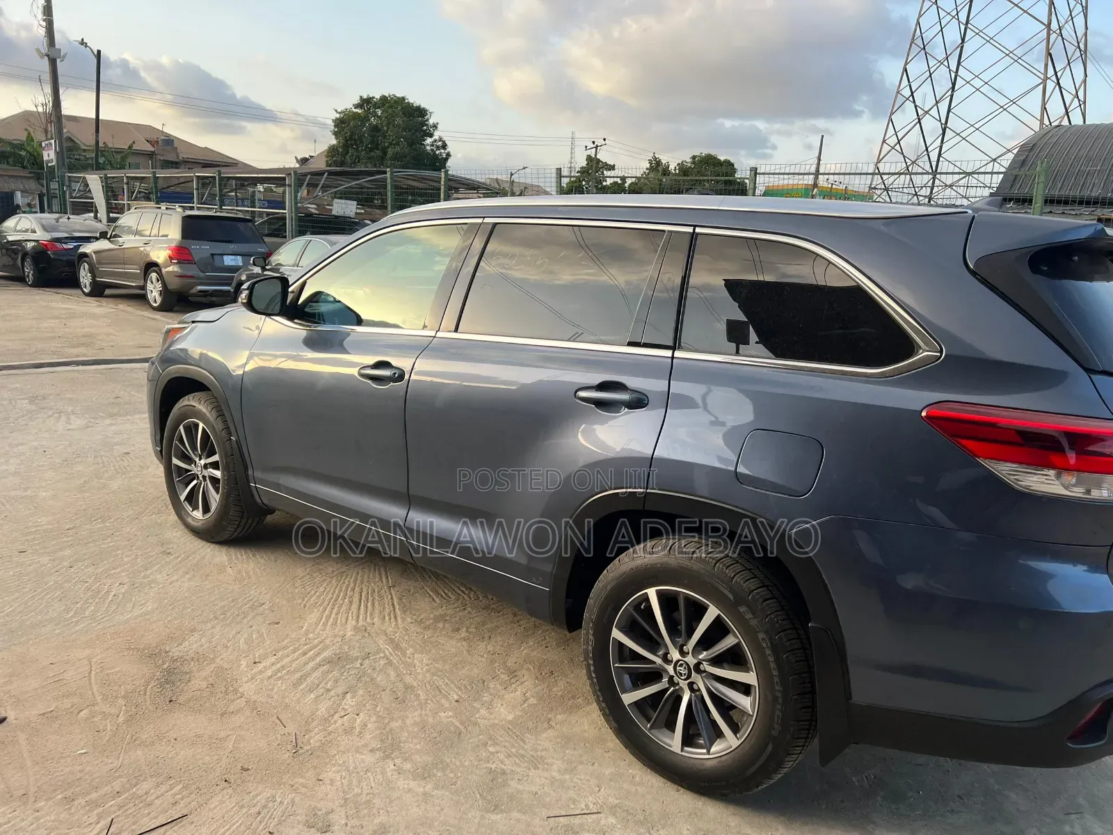 Toyota Highlander XLE 4x4 V6 (3.5L 6cyl 8A) 2017 Blue