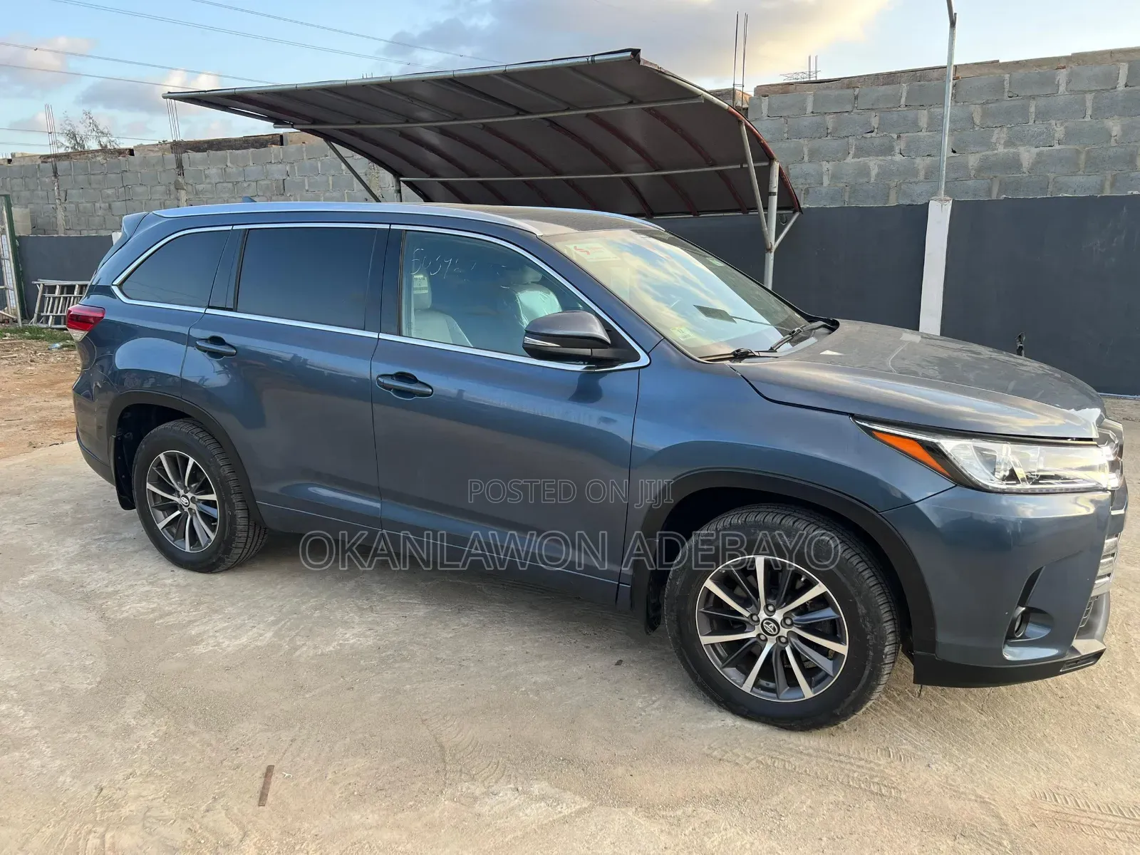 Toyota Highlander XLE 4x4 V6 (3.5L 6cyl 8A) 2017 Blue