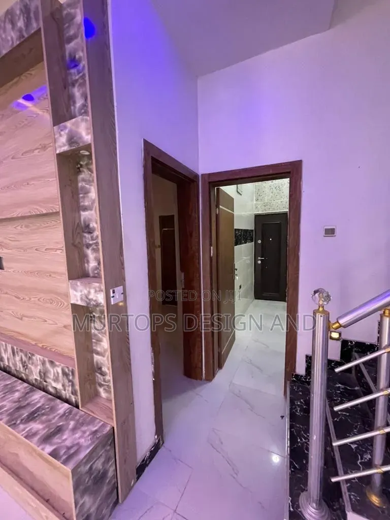 4bdrm Townhouse/Terrace in Lekki Phase 2 for sale