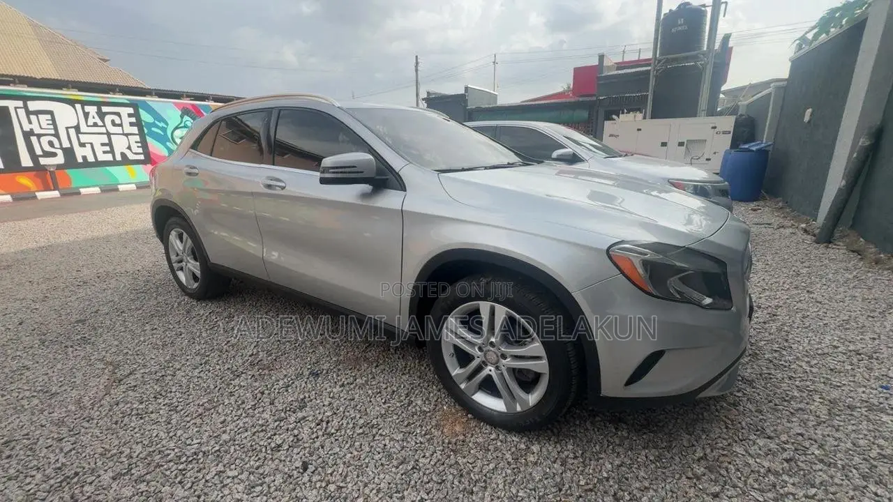 Mercedes-Benz GLA 250 2016 Silver