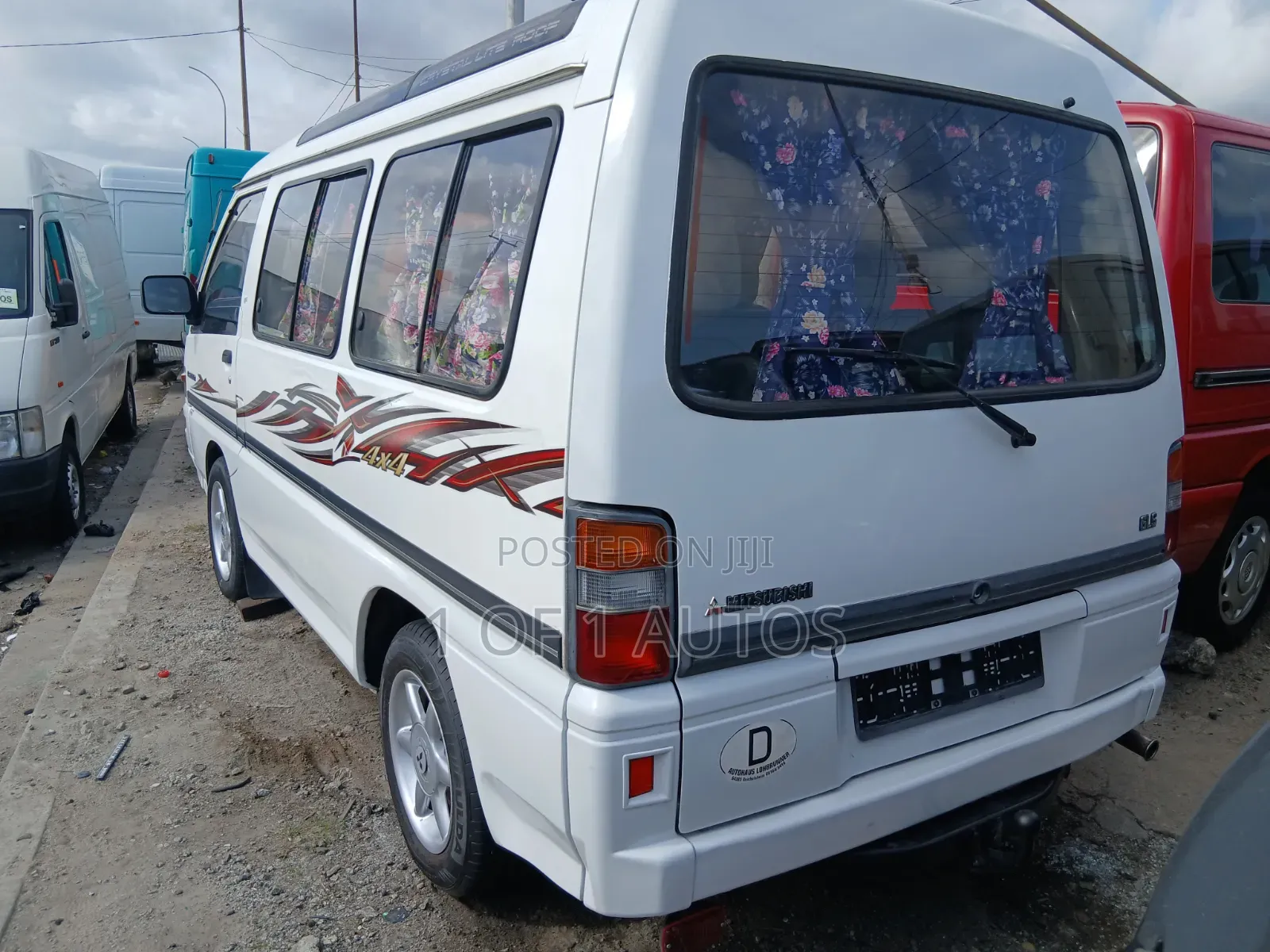 Mitsubishi L300 2005 White