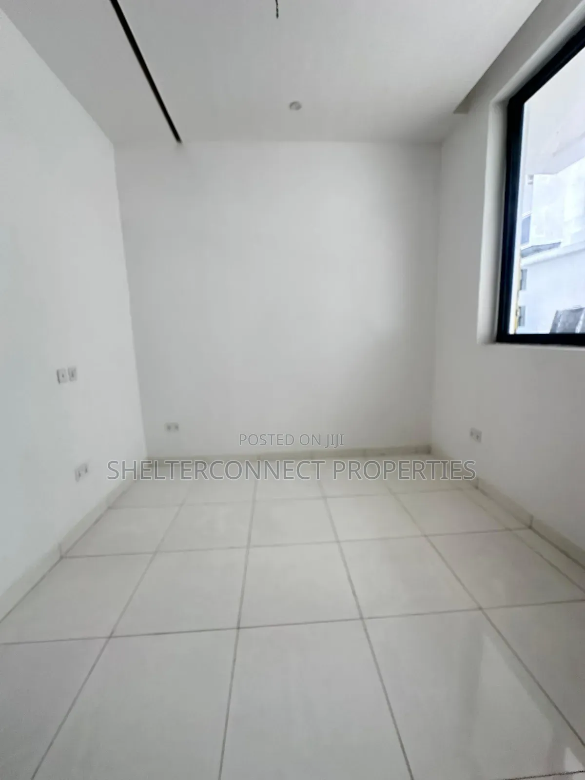 1bdrm Apartment in Lekki Phase 1 for sale