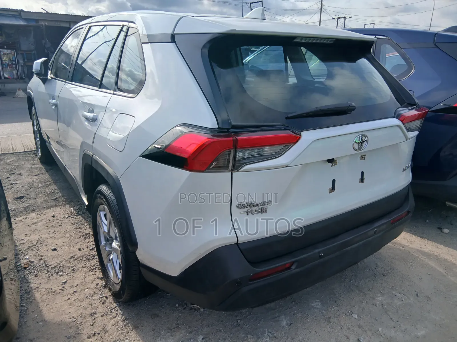 Toyota RAV4 LE FWD 2020 White