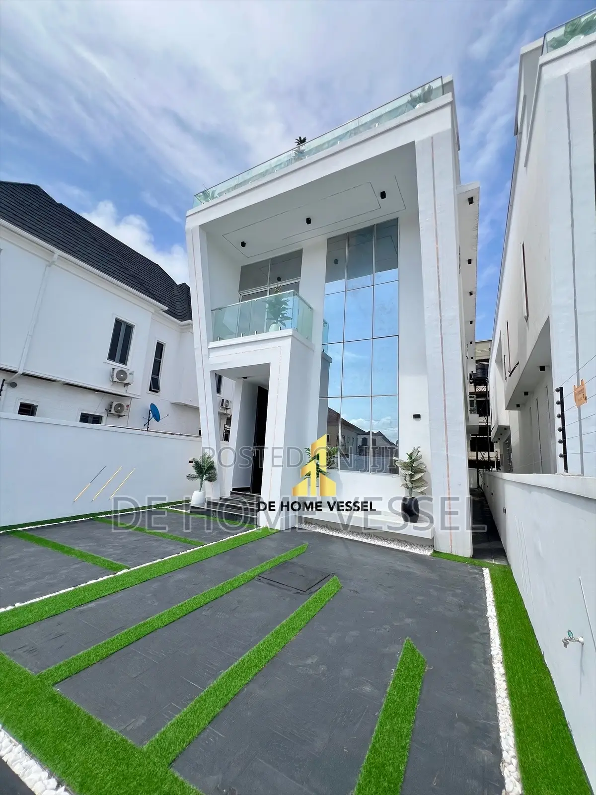5bdrm Duplex in Ologolo for sale