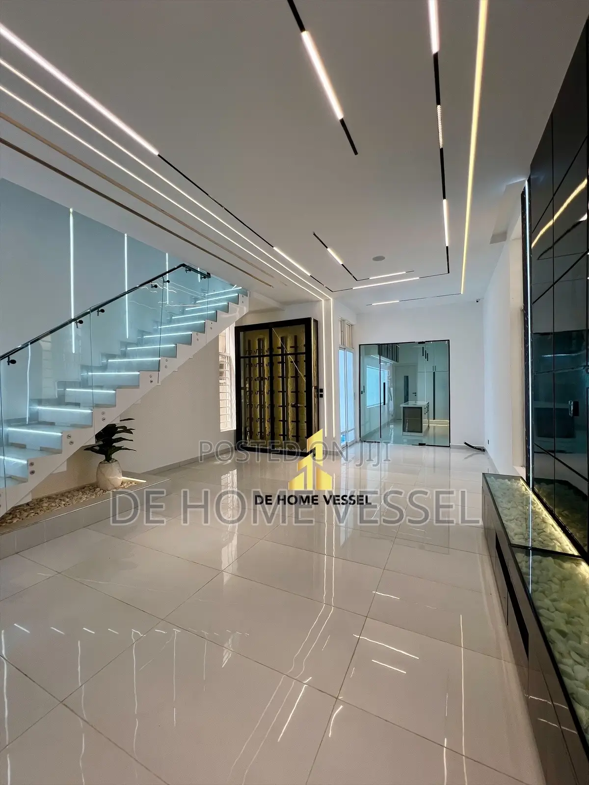 5bdrm Duplex in Ologolo for sale