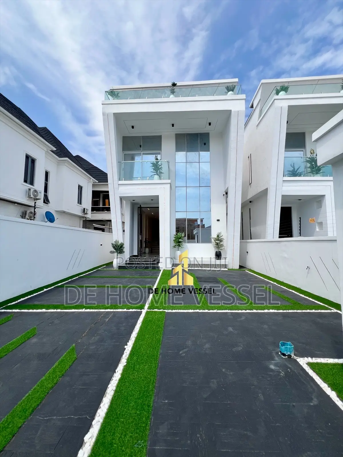 5bdrm Duplex in Ologolo for sale