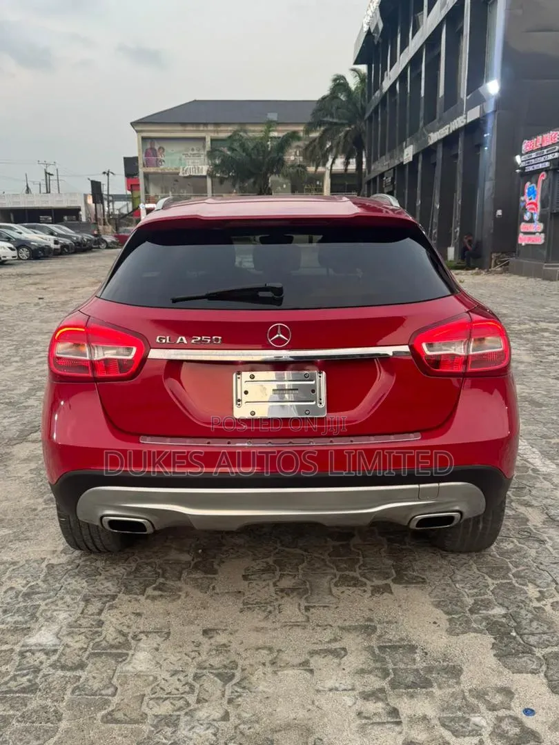 Mercedes-Benz GLA 250 2015 Red