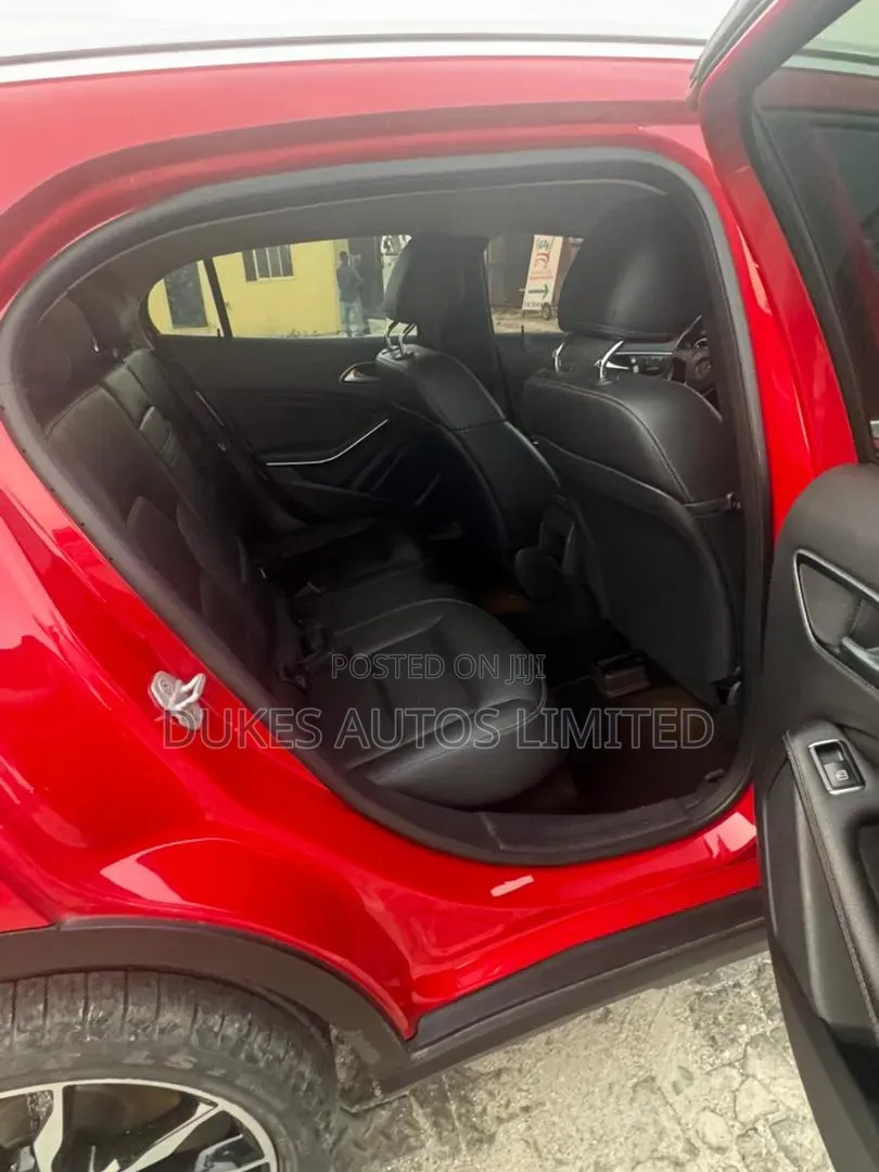 Mercedes-Benz GLA 250 2015 Red