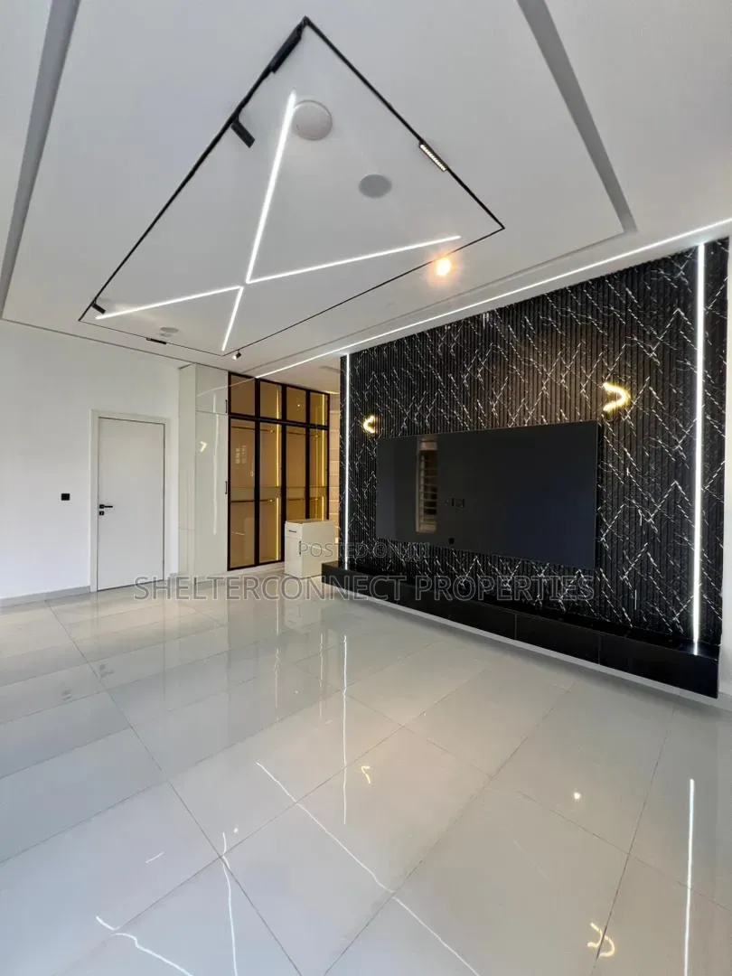 5bdrm Duplex in Ologolo for sale
