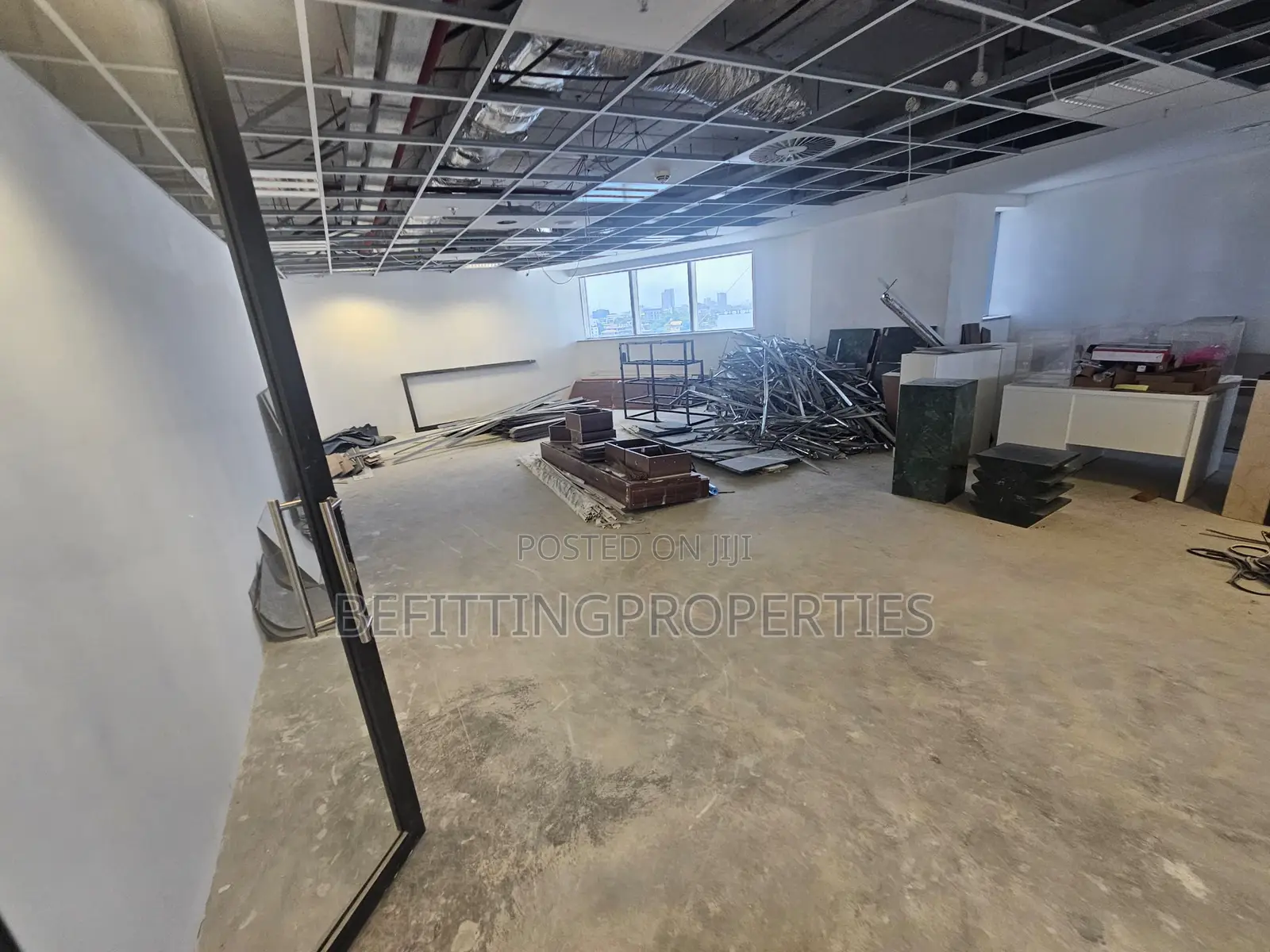 Prime 300sqm Office Space Available for Rent