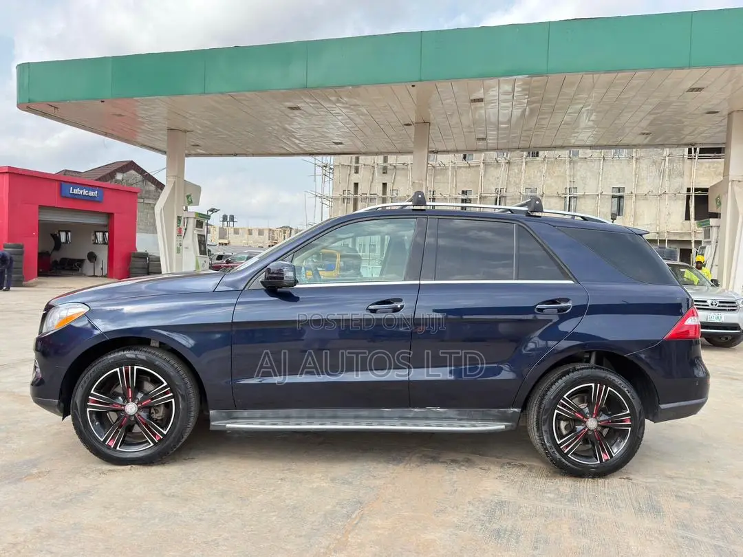 Mercedes-Benz M Class ML350 4MATIC 4dr SUV AWD (3.5L 6cyl 7A) 2014 Blue