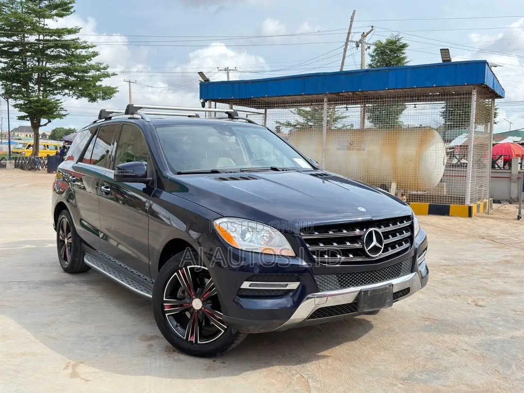 Mercedes-Benz M Class ML350 4MATIC 4dr SUV AWD (3.5L 6cyl 7A) 2014 Blue
