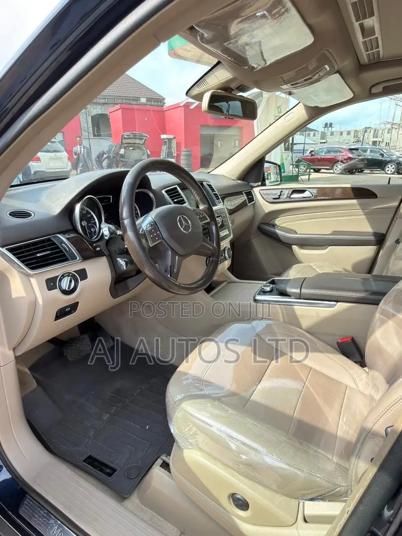 Mercedes-Benz M Class ML350 4MATIC 4dr SUV AWD (3.5L 6cyl 7A) 2014 Blue