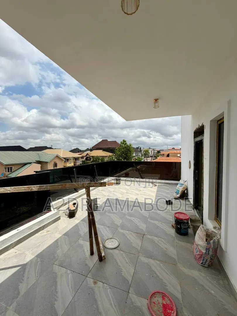 5bdrm Duplex in Magodo Phase 1 for sale