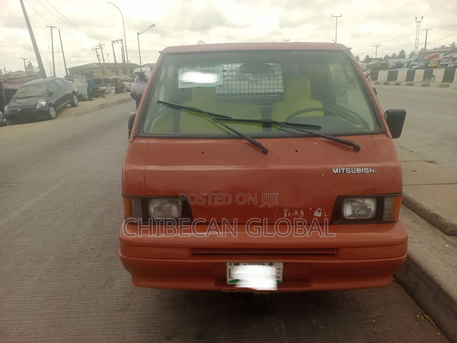 Mitsubishi L300 2000 White