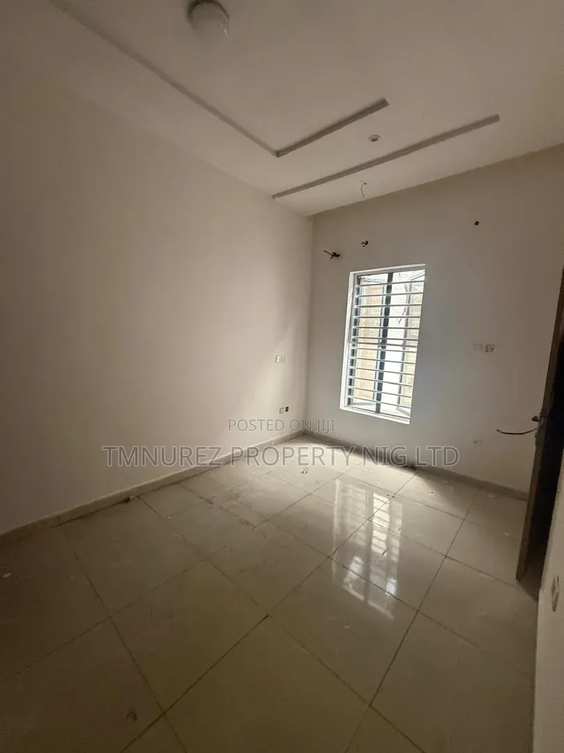 4bdrm Duplex in Chevron for rent
