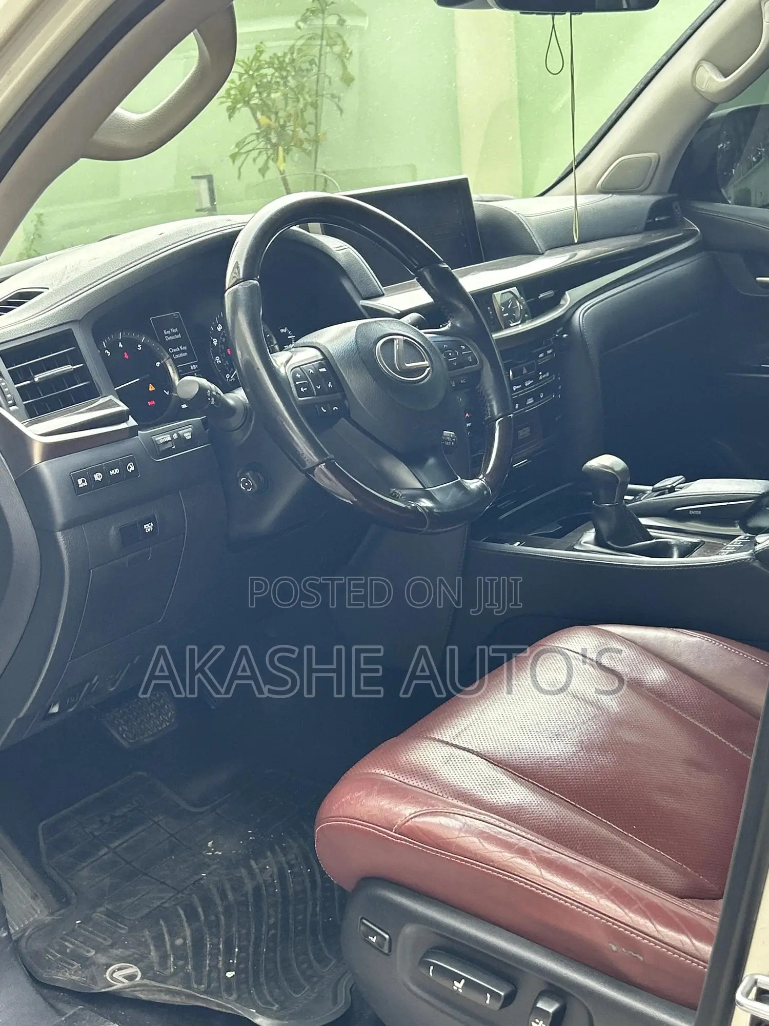 Lexus LX 570 (5 seats) AWD 2017 White